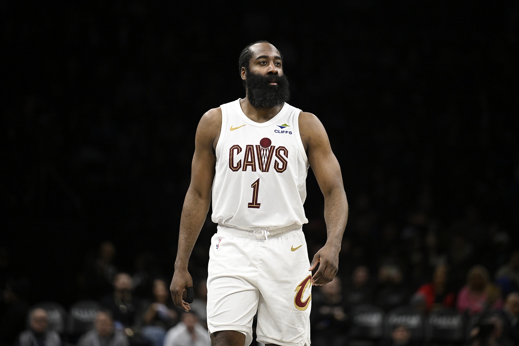 开云体育APP-队记：哈登拇指肿胀已明显消退瘀伤也有减轻 他会继续戴护具参赛