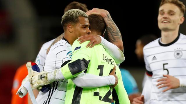 开云体育网址-门将送礼队友争气，斗志昂扬的德国U21错误中成长