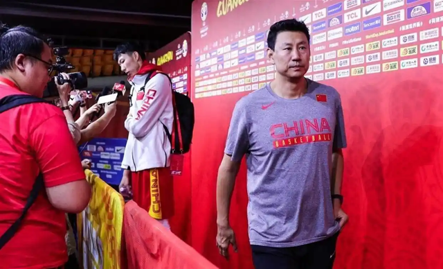 开云体育APP-杨毅评当年CBA假球：李春江被上海队球员做掉，李楠成为牺牲品